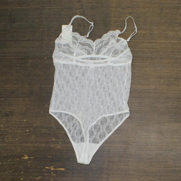 NWT B.tempt'd by Wacoal Womens Lace Kiss Bodysuit 936282 White S - Picture 3 of 5